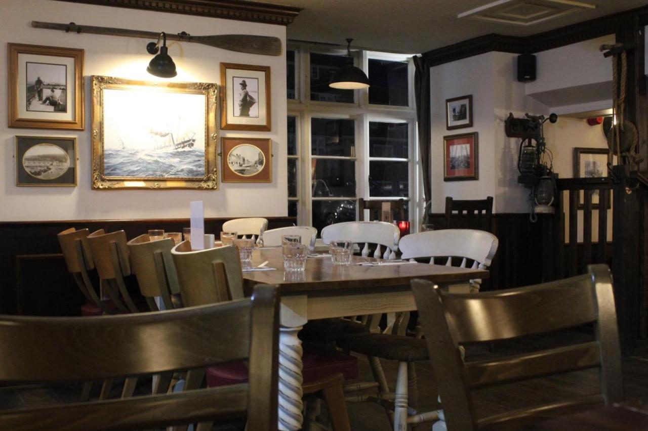 Bridport Arms Hotel Вест-Бэй Экстерьер фото